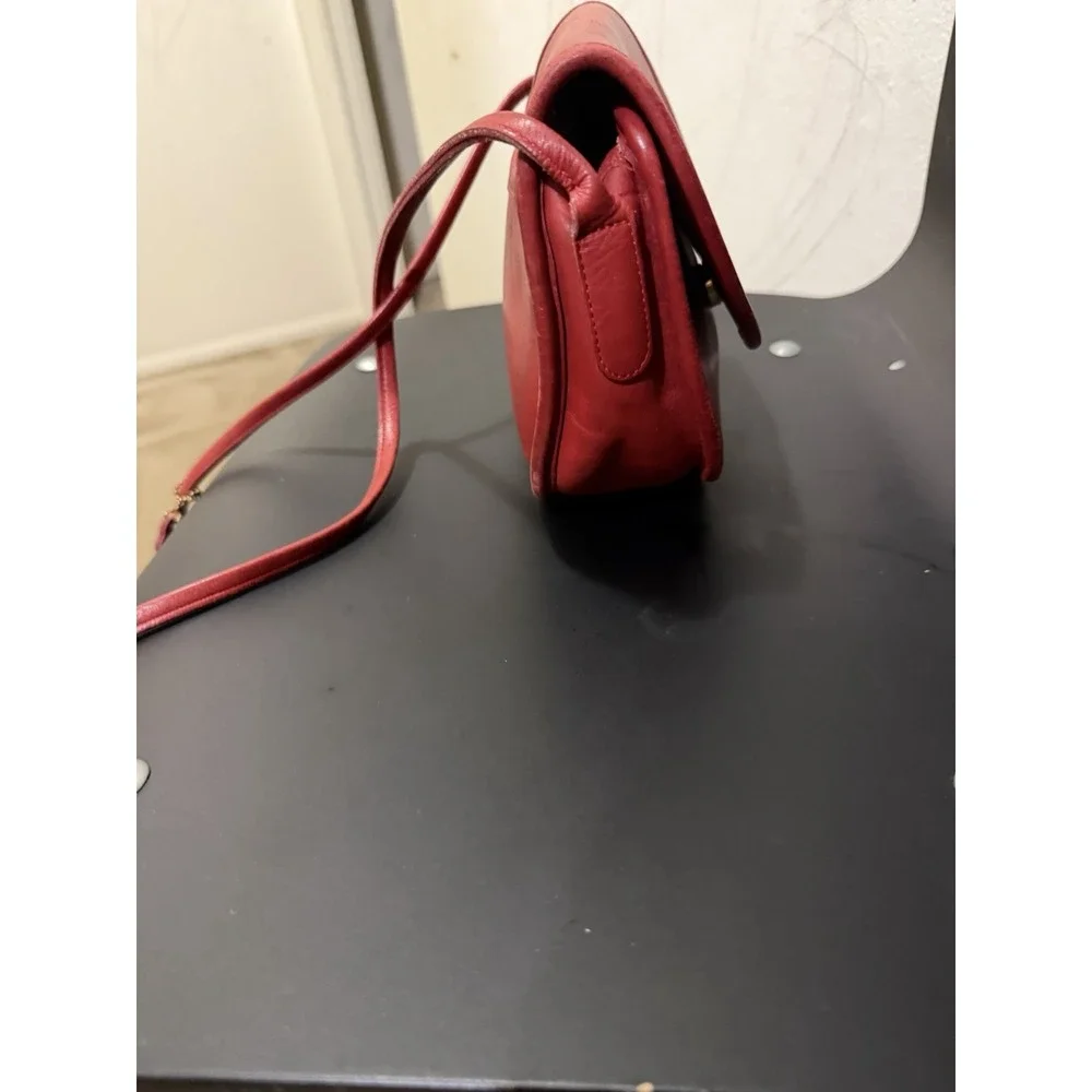 COACH Vintage Glove Tanned Leather Saddle Bag Red Crossbody 9923 Made in USA